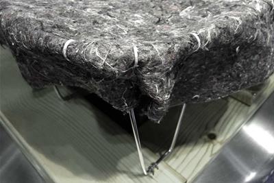 Insulating Pads to Border Wire